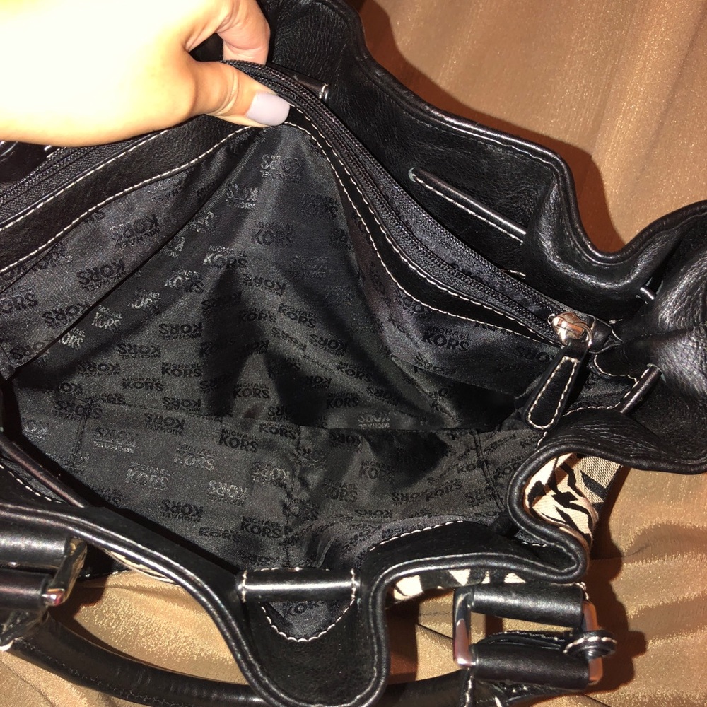 Large Michael Kors Purse - Picture 7 of 7
